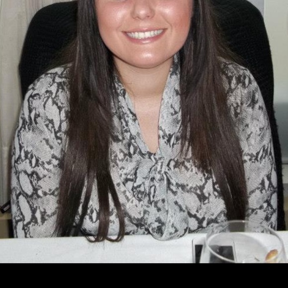 4/20$ ❤️Snakeskin tie up bow blouse size 8 Medium - Picture 1 of 3